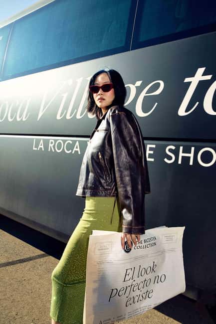 Barcelona: La Roca Village Shopping Express® Day Trip - Hands-free shopping and food breaks