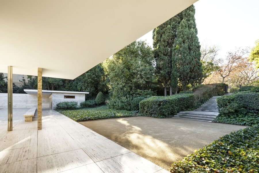 Barcelona: Mies van der Rohe Pavilion Ticket and Audio Guide - Photography, quiet, and the feel of the visit