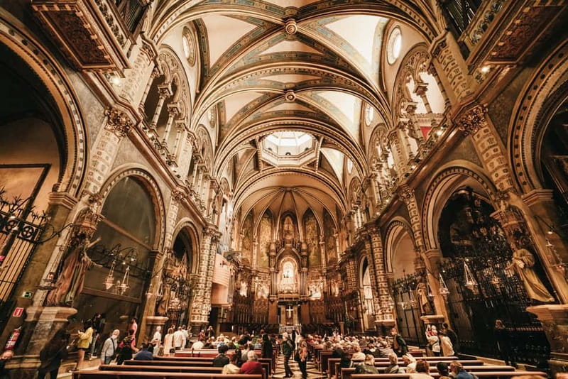 Barcelona: Montserrat and Winery Tour with Tapas or Lunch - The 45-Minute Bus Ride and First Mountain Views
