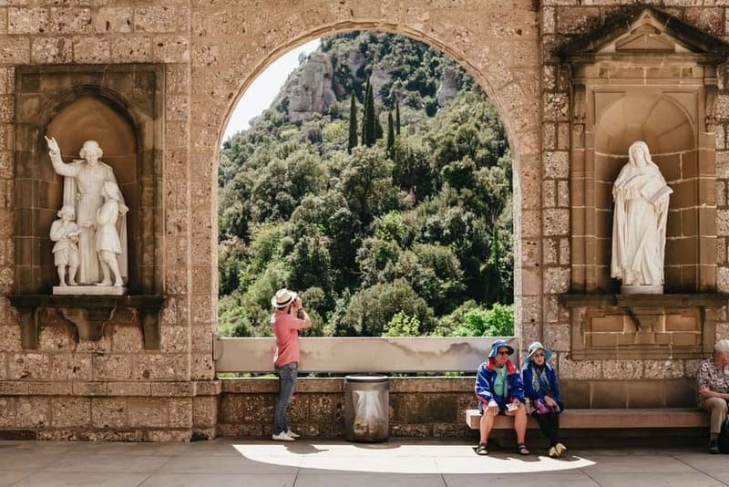 Barcelona: Montserrat and Winery Tour with Tapas or Lunch - Touring Santa Maria de Montserrat
