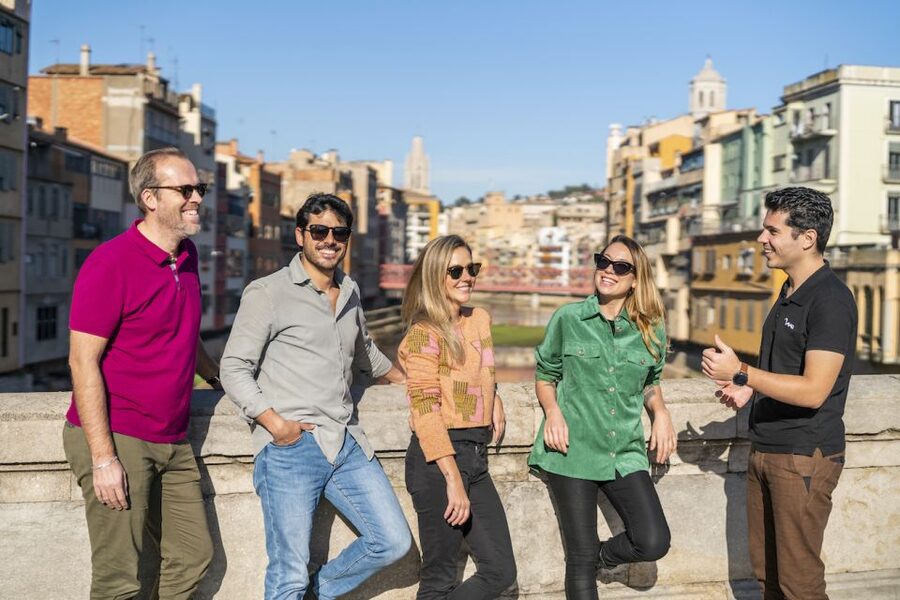 Barcelona: Montserrat, Girona & Costa Brava Guided Day Trip - Girona: a compact old town with several centuries in view