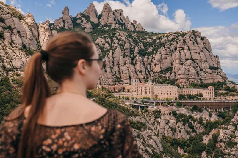Barcelona: Montserrat Monastery and Black Madonna Day Trip - Free time for markets, cafés, and souvenirs