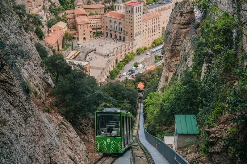 Barcelona: Montserrat Monastery and Black Madonna Day Trip - Guides make the difference