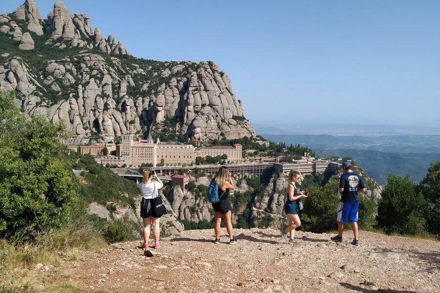 Barcelona: Montserrat Monastery & Hiking Off the Beaten Path - Food, water, clothing, and what to carry