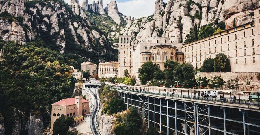 Barcelona: Montserrat Tour with Cog-Wheel & Black Madonna - Meeting La Moreneta inside the basilica