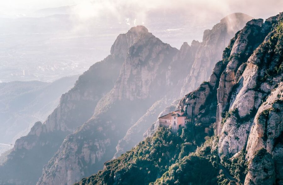 Barcelona: Montserrat Tour with Lunch & Wine Tasting Option - The morning ride from Av. Diagonal 355