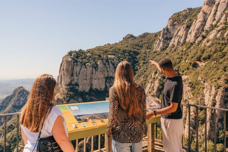 Barcelona: Montserrat Visit & Lunch at Farmhouse Small Group - Meeting in Barcelona and settling into the minibus