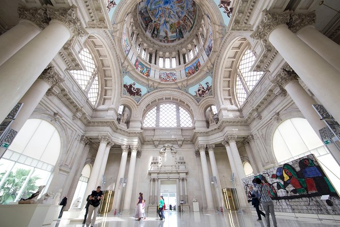 Barcelona Museum Pass - MACBA: contemporary art in the central city