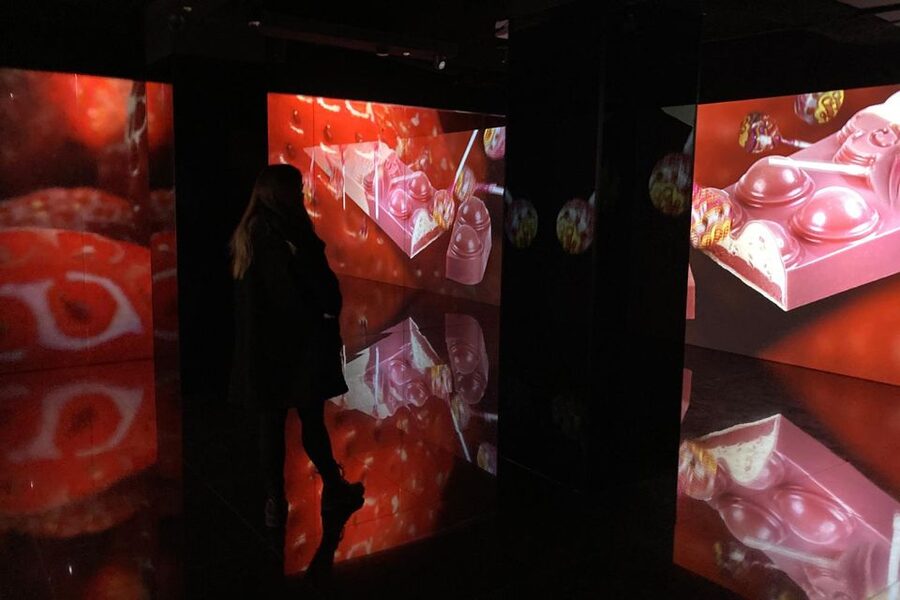 Barcelona: Nougat and Chocolate Museum Tour with Tasting - Digital screens instead of a factory floor