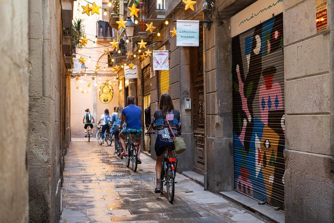 Barcelona Off the Beaten Track Bike Tour - Ciutadella Park, parrots, and a breath of open space
