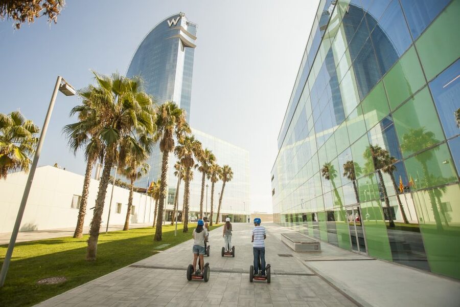 Barcelona: Old Port and Gothic Quarter Guided Segway Tour - Who should book this Barcelona Segway tour?