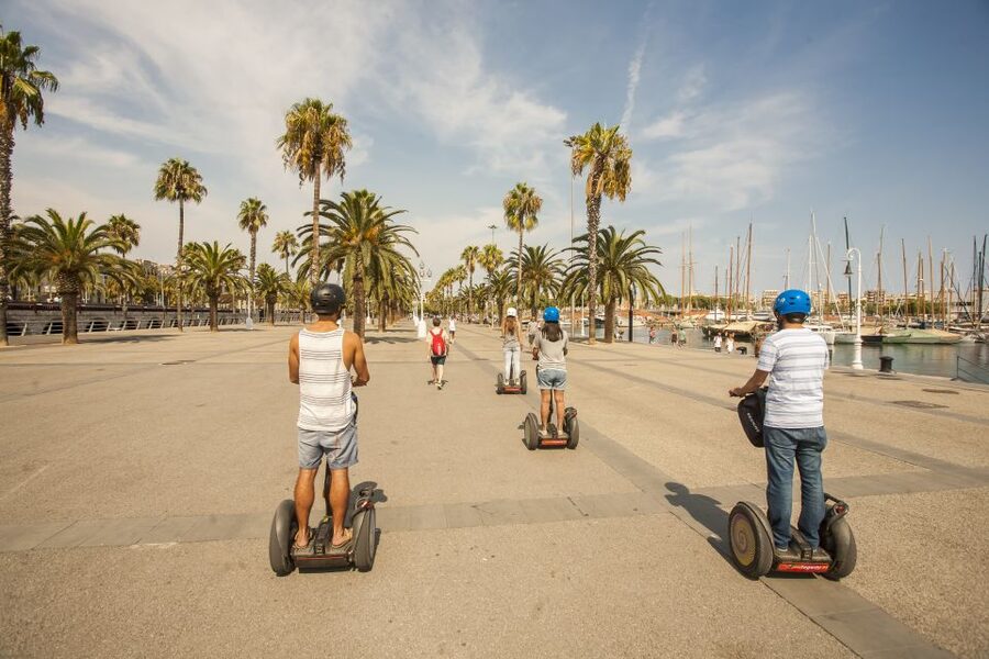 Barcelona: Old Port and Gothic Quarter Guided Segway Tour - Parc de la Ciutadella and the Arc de Triomf