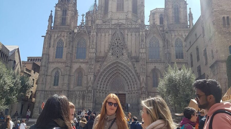 Barcelona: Old Town and Gothic Quarter Walking Tour - Barcelona Cathedral and Catalan Gothic design