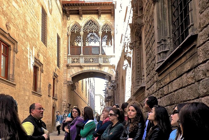 Barcelona Old Town & Gothic Quarter Small Group Tour - Roman traces and the Gothic Quarter’s winding lanes