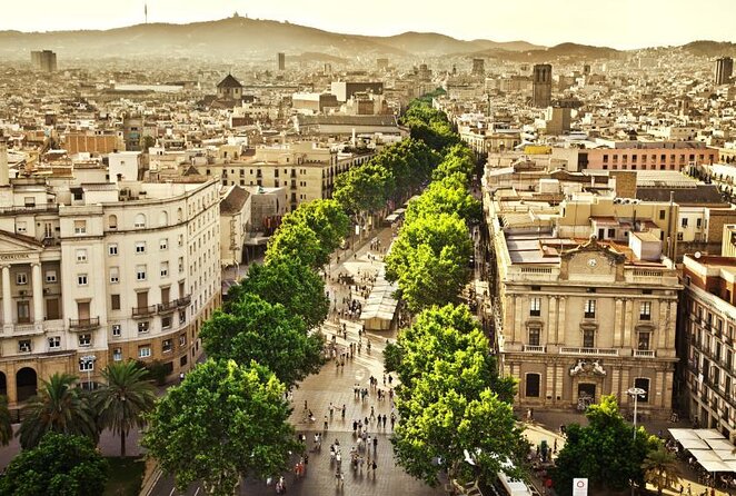 Barcelona Old Town Night Small Group Tour with Tapas & Flamenco - Key things to know before booking