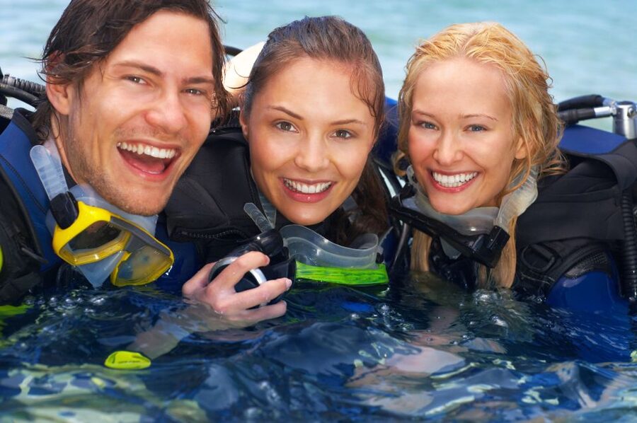 Barcelona: PADI Discover Scuba Diving - The first 35 minutes: equipment, signals, and safety