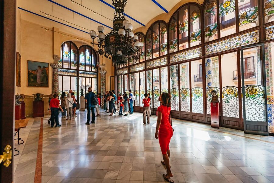 Barcelona: Palau de la Música Guided Tour - Timing, languages, and practical planning
