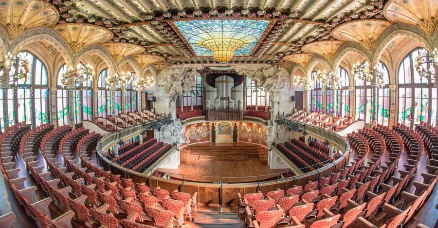 Barcelona: Palau de la Música Self-Guided Tour - Starting in the foyer beside the café