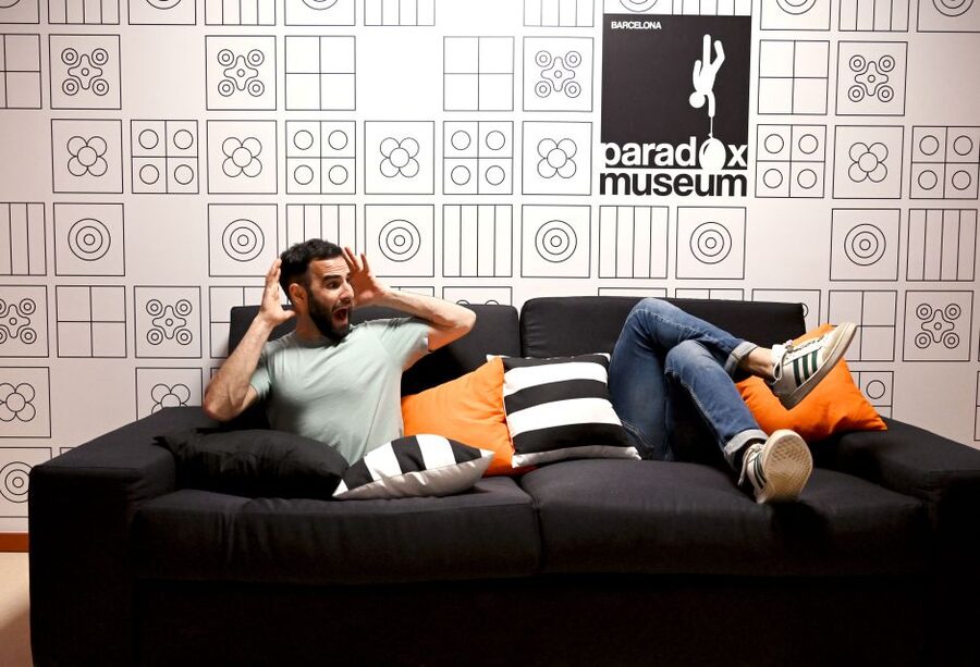 Barcelona: Paradox Museum Entry Ticket - Camouflage Room: disappear into the walls