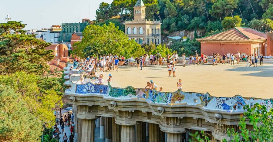 Barcelona: Park Güell Guided Tour & Priority Access - Meeting at Ctra. del Carmel