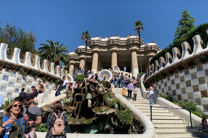 Barcelona: Park Güell Guided Tour & Tickets with Fast-Track Entry - The Dragon Stairway and Gaudí’s first big reveal