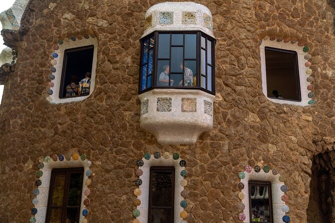 Barcelona: Park Güell Guided Tour & Tickets with Fast-Track Entry - The Serpentine Bench and views across Barcelona