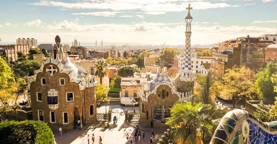Barcelona: Park Güell & La Sagrada Familia Tickets and Tour - Who should book this Gaudí tour?