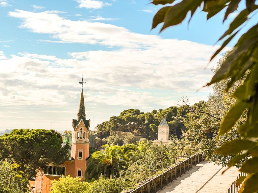 Barcelona: Park Güell & La Sagrada Familia Tickets and Tour - Walking, timing, and comfort