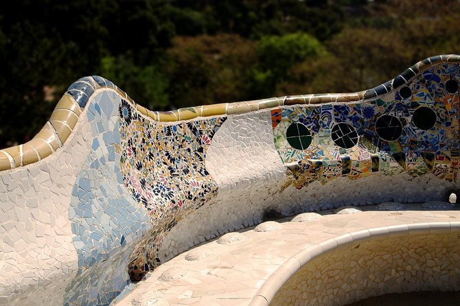 Barcelona: Park Guell Skip the Line Guided Tour - Meeting the guide at Ctra. del Carmel 22