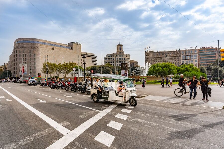 Barcelona: Private City Tour by Eco Tuk Tuk - Comfort, Weather, and Practical Limits