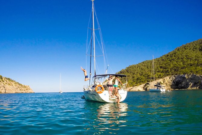 Barcelona Private Sailing Tour with Drinks for Family and Friends - Is $151.23 per person fair?