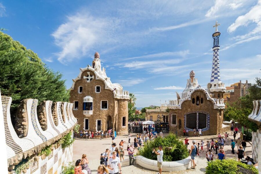 Barcelona: Sagrada Familia and Park Guell Combo Guided Tour - Who should book this three-hour tour?