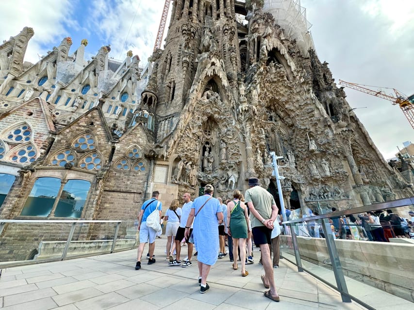 Barcelona: Sagrada Familia Entry Ticket and Guided Tour - Why a guided visit helps at Sagrada Familia