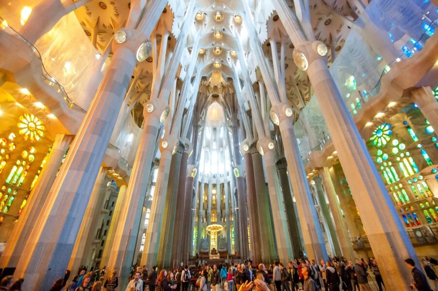 Barcelona: Sagrada Familia Guided Tour with Tower Access - Key points at a glance