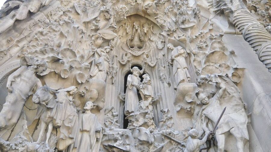 Barcelona & Sagrada Familia Half-Day Tour with Hotel Pickup - The guides make the difference