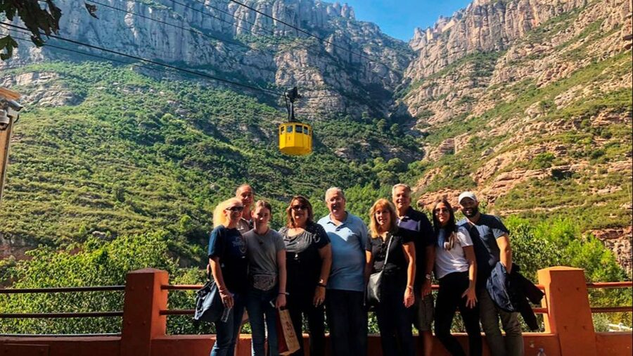 Barcelona: Sagrada Familia & Montserrat Full-Day with Pickup - Key points to know before booking