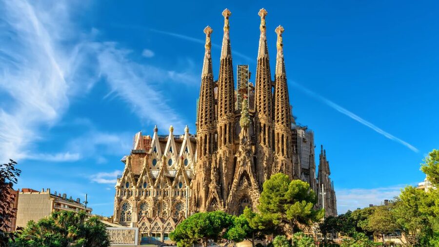 Barcelona: Sagrada Familia & Montserrat Full-Day with Pickup - Is $128 a fair price?