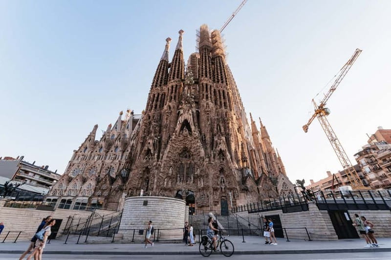 Barcelona: Sagrada Familia or Coastal City Sights by eBike - Safety, family details, and group comfort