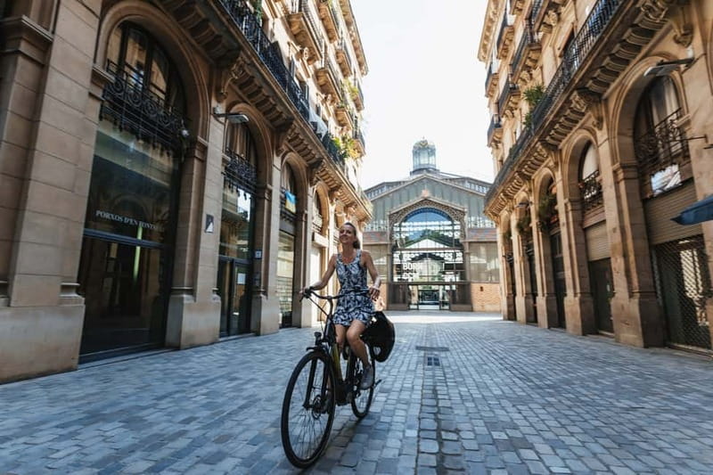 Barcelona: Sagrada Familia or Coastal City Sights by eBike - Parc de la Ciutadella and the Olympic waterfront