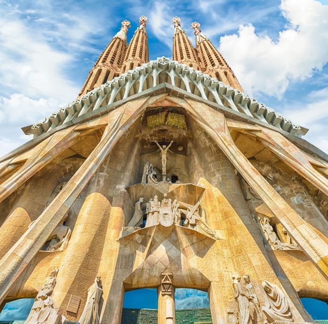Barcelona: Sagrada Familia & Park Güell Guided Tour & Ticket - Should you book it?