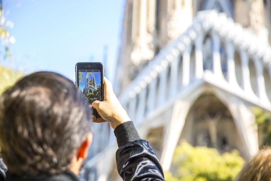 Barcelona: Sagrada Familia Skip-the-Line Guided Tour - The museum turns a spectacle into a project