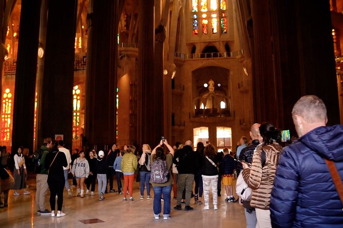 Barcelona: Sagrada Familia Skip-the-Line Guided Tour and Tickets - Inside the Sagrada Familia: look up first