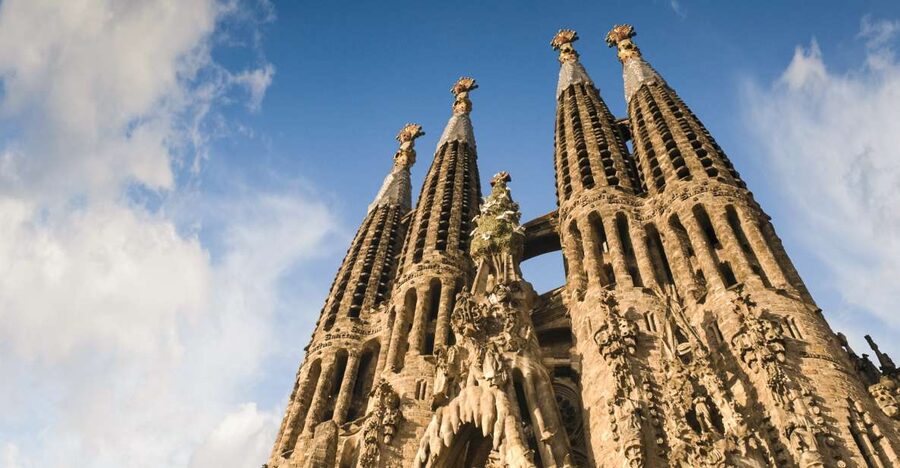 Barcelona: Sagrada Familia Skip The Line Insider Guided Tour - Meeting the group near Plaça de la Sagrada Família