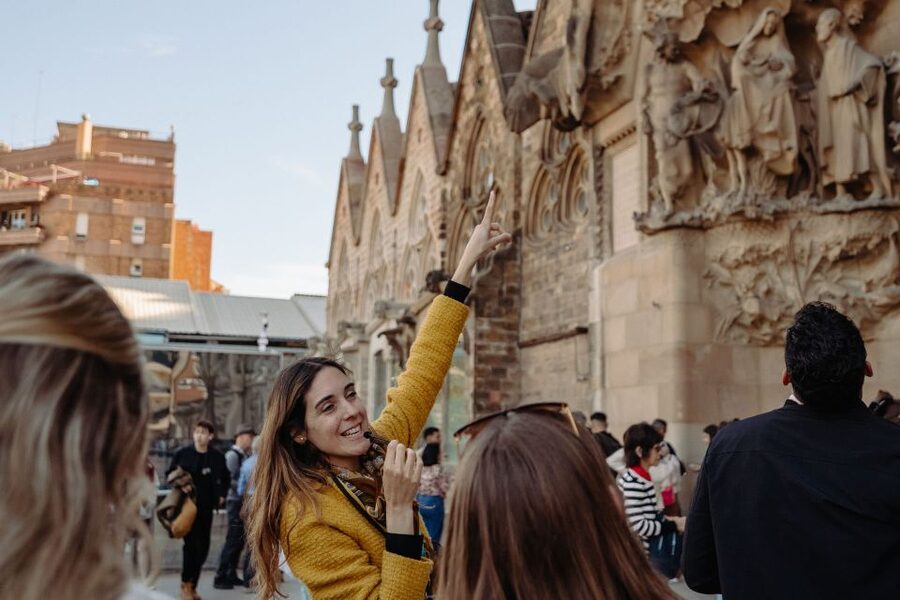 Barcelona: Sagrada Familia Tour w/Skip-the-Line Entry Ticket - Entering the nave and looking into the stone forest