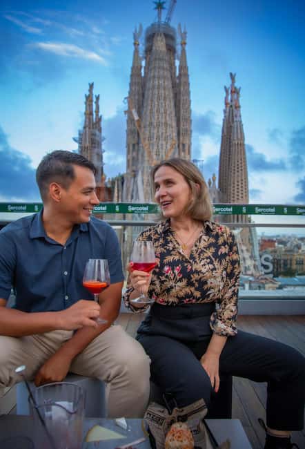 Barcelona: Sagrada Familia Tour with Optional Extras - Inside the basilica: colored light and living architecture