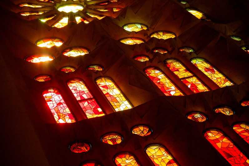 Barcelona: Sagrada Familia Tour with Optional Extras - The outside introduction and separate entrance
