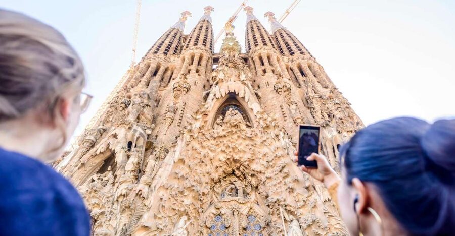 Barcelona: Sagrada Familia Tour with Optional Tower Access - Inside the basilica, where light does the talking