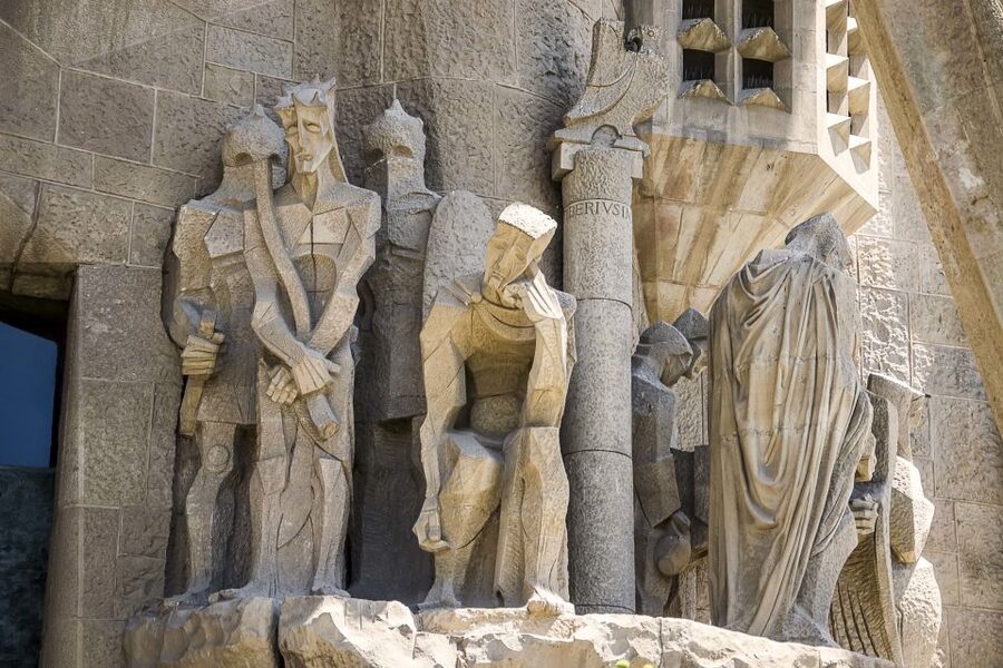 Barcelona: Sagrada Familia Tour with Optional Tower Access - What $99 means in practical terms