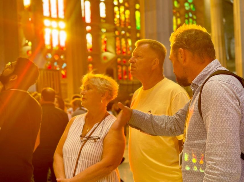Barcelona: Sagrada Família Tour with Skip-the-Line Access - Reading the Nativity and Passion facades