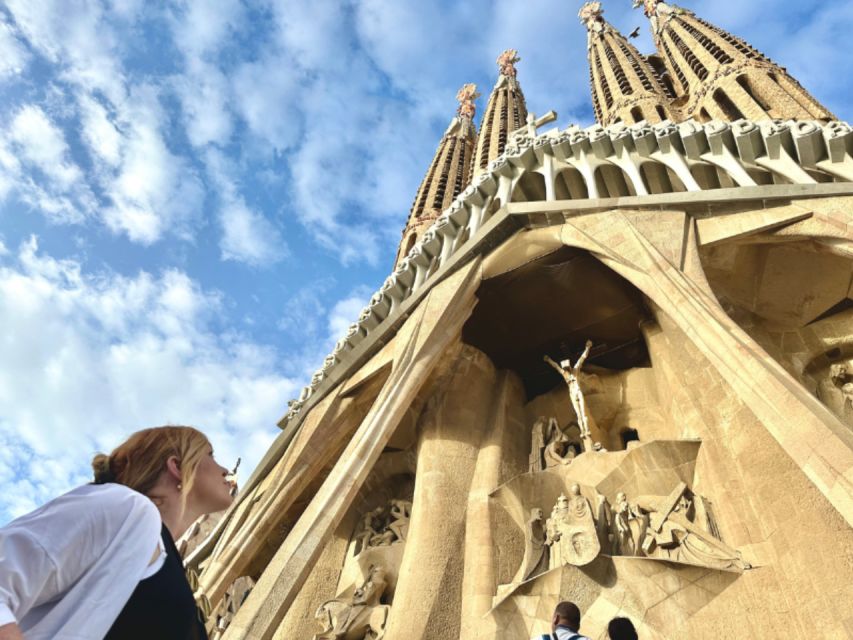 Barcelona: Sagrada Família Tour with Skip-the-Line Access - The museum and your free time